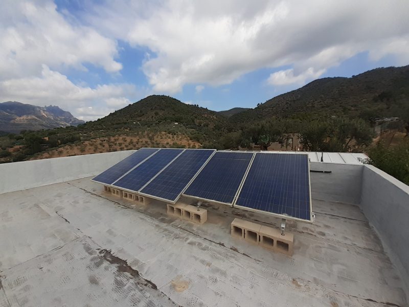 Fotovoltaica aislada de red Olesa 1